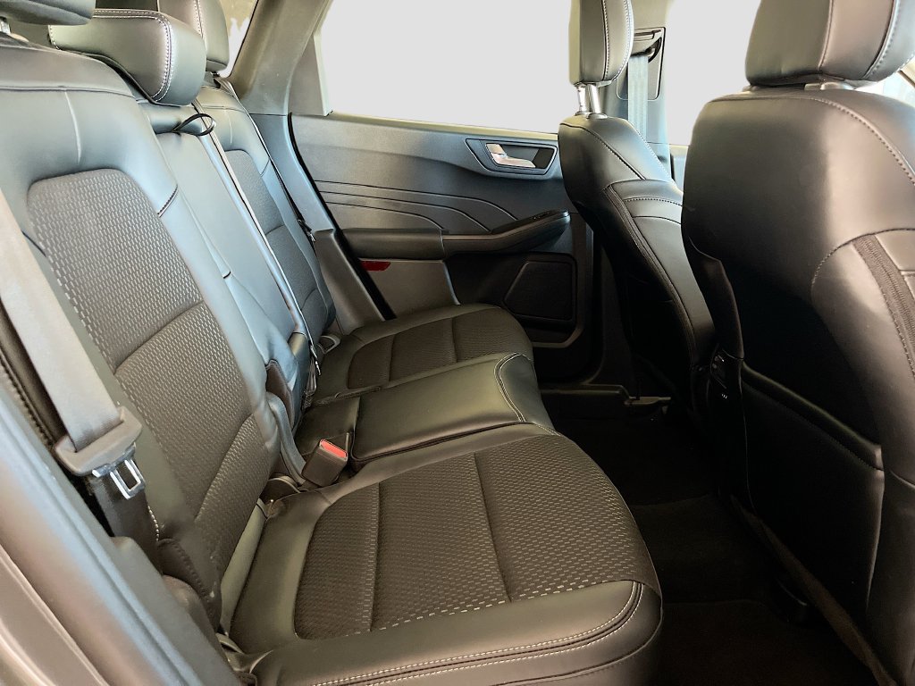 Used 2025 Ford Escape SE FWD image 28