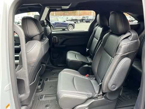 New 2026 Toyota Sienna XLE Woodland Edition image 23
