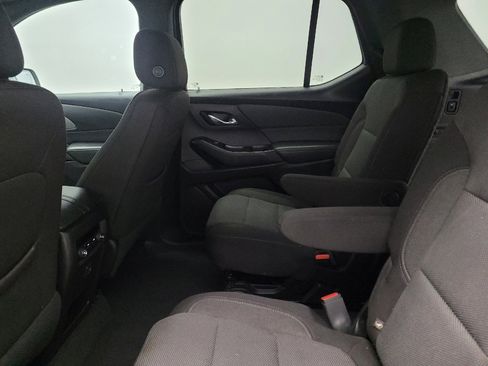 Used 2023 Chevrolet Traverse LT image 18