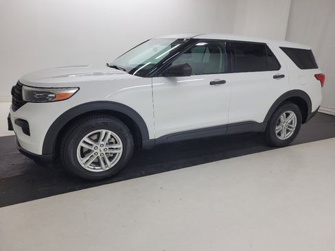 Used 2023 Ford Explorer 4WD image 2
