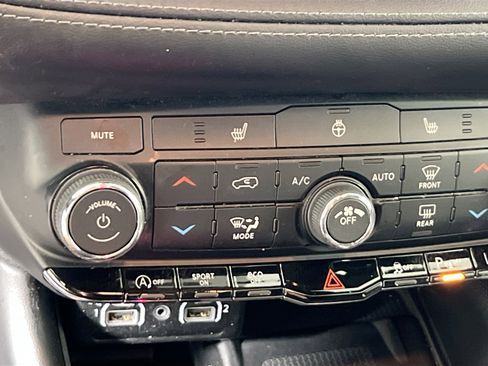 Used 2022 Dodge Durango GT image 17