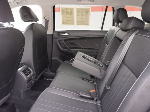 Used 2022 Volkswagen Tiguan SE FWD image 10
