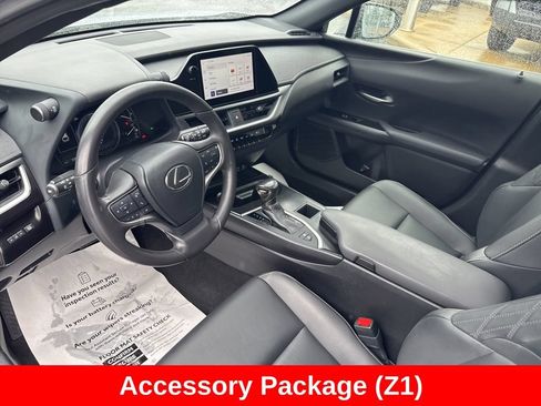 Used 2024 Lexus UX 250h AWD image 13
