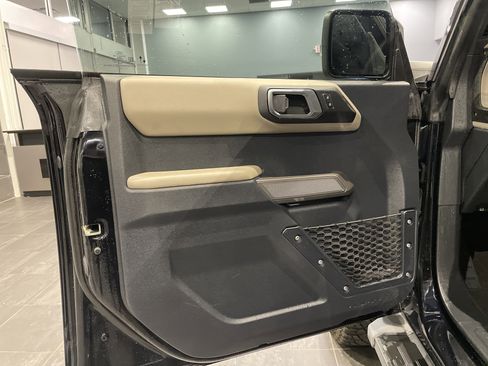 Used 2023 Ford Bronco Wildtrak image 14