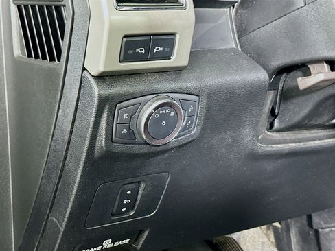 Used 2019 Ford F250 Lariat w/ Lariat Value Package AWD/4WD image 16