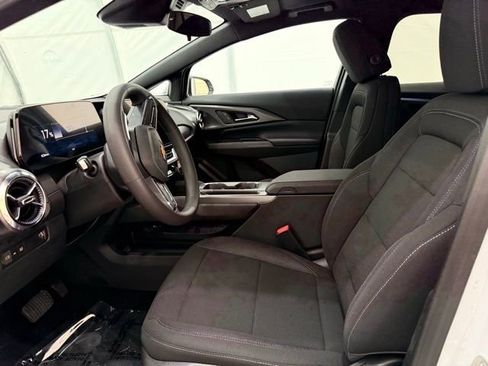 New 2026 Chevrolet Equinox EV LT image 11