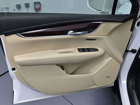 Used 2019 Cadillac XT5 Luxury FWD image 9
