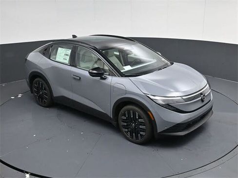 New 2026 Nissan Leaf Platinum+ w/ Floor Mat Package (Platinum+) FWD image 21