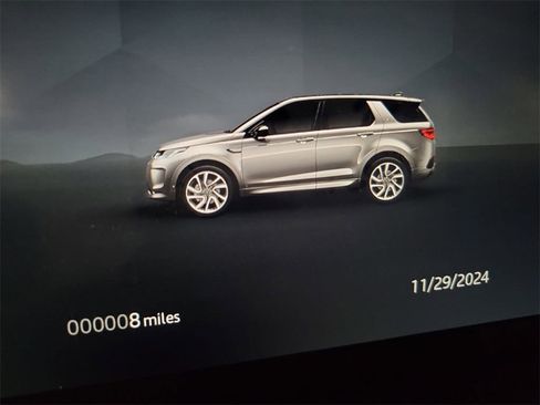 New 2025 Land Rover Discovery Sport Dynamic SE image 18