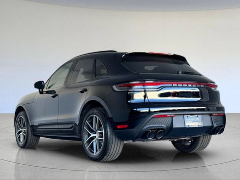 Certified 2026 Porsche Macan AWD/4WD image 3