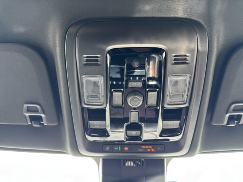 New 2026 GMC Yukon Denali w/ Sun & Power Step Package AWD/4WD image 27