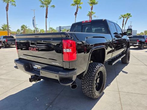 Used 2016 GMC Sierra 2500 Denali w/ Duramax Plus Package AWD/4WD image 7