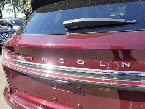 Certified 2022 Lincoln Nautilus FWD w/ Premium Package image 5