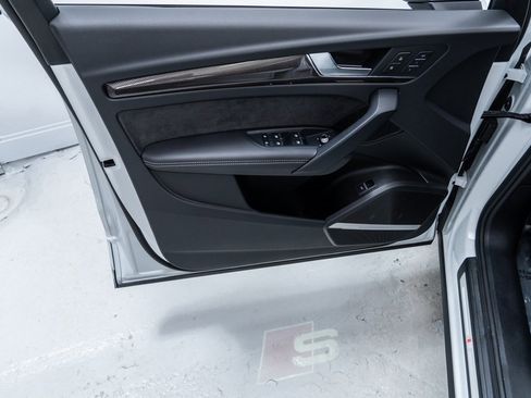 Used 2025 Audi SQ5 Premium Plus image 22