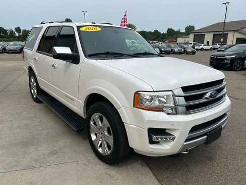 Used 2016 Ford Expedition Platinum AWD/4WD image 3