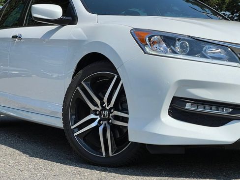 Used 2016 Honda Accord Sport image 2