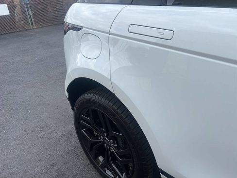 Used 2023 Land Rover Range Rover Evoque SE image 14