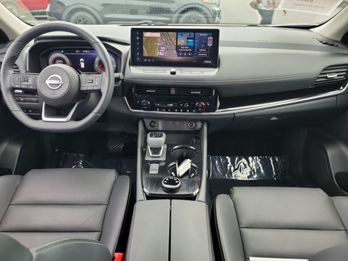 Used 2024 Nissan Rogue SL AWD/4WD image 9