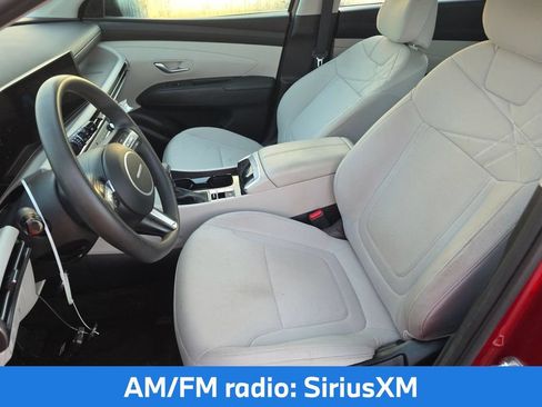 Used 2025 Hyundai Tucson SE AWD/4WD image 5