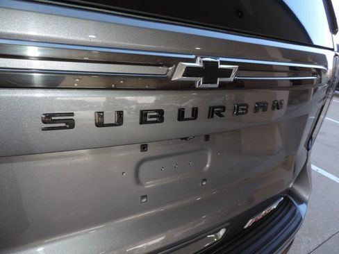 Certified 2022 Chevrolet Suburban RST w/ Luxury Package image 18