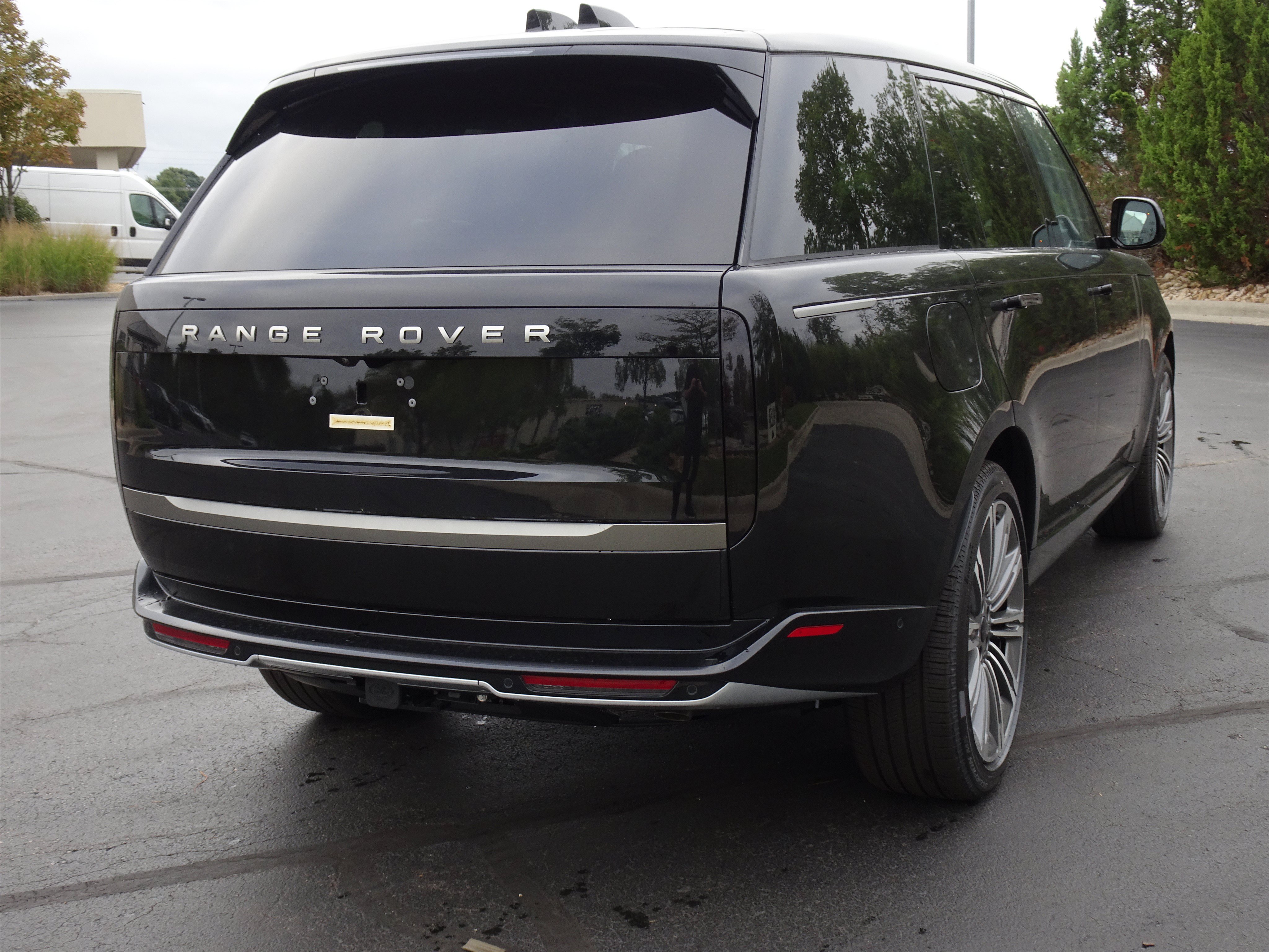 New 2026 Land Rover Range Rover Long Wheelbase SE AWD/4WD image 6