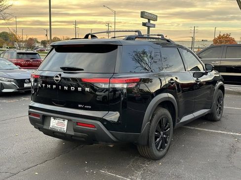 Used 2022 Nissan Pathfinder SV image 4