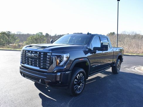 Used 2024 GMC Sierra 2500 Denali Ultimate image 2