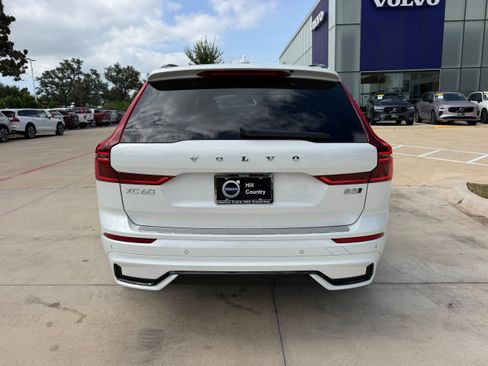 Certified 2026 Volvo XC60 B5 Plus AWD/4WD image 5