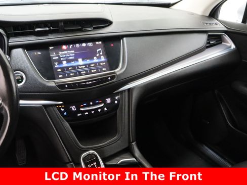 Used 2018 Cadillac XT5 Premium Luxury image 17
