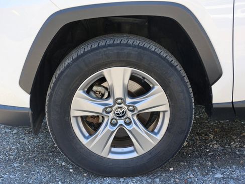 Used 2022 Toyota RAV4 LE image 12