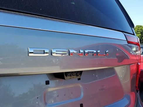 New 2026 GMC Yukon Denali w/ Denali Reserve Package AWD/4WD image 9