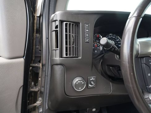 Used 2016 Chevrolet Express 3500 Extended RWD image 16