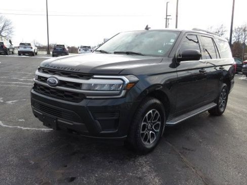 Certified 2022 Ford Expedition XLT image 3