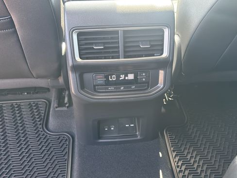New 2026 Volkswagen Atlas SE FWD image 17
