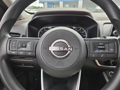 Used 2023 Nissan Rogue S FWD image 29