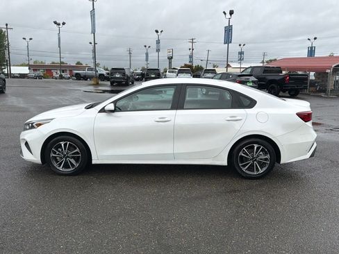 Used 2024 Kia Forte LXS FWD image 9