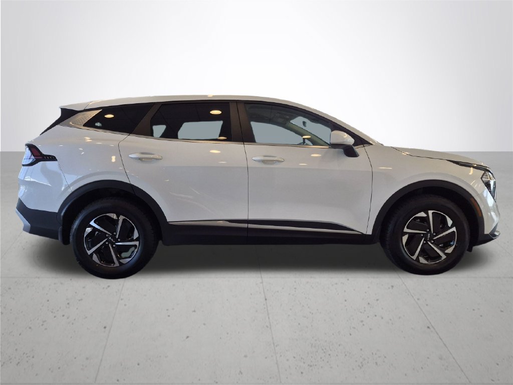 Used 2023 Kia Sportage LX AWD/4WD image 6