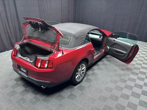 Used 2010 Ford Mustang Premium RWD image 33