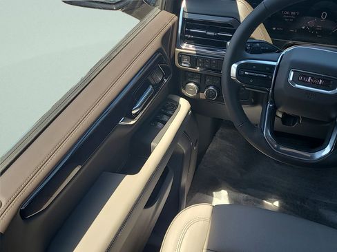New 2026 GMC Yukon Elevation w/ LPO, Floor Liner Package AWD/4WD image 19