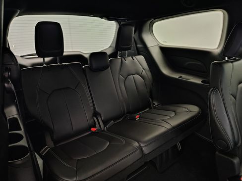 New 2026 Chrysler Pacifica Select FWD image 24