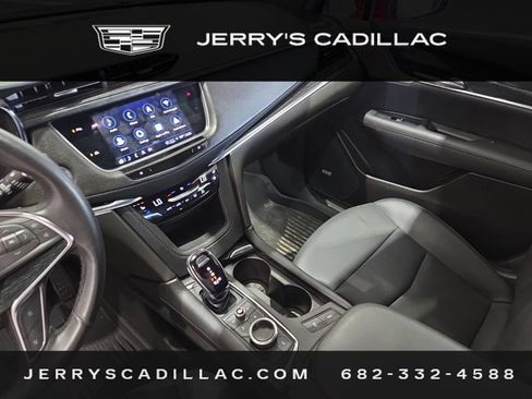 Used 2022 Cadillac XT5 Premium Luxury w/ LPO, Floor Liner Package FWD image 12