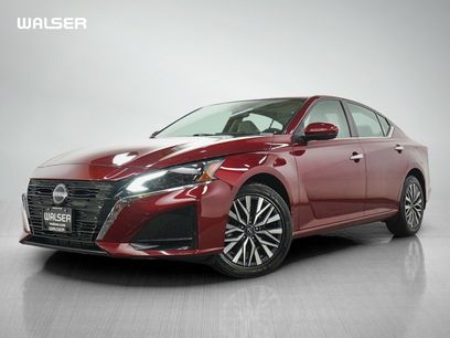 Used 2023 Nissan Altima 2.5 SV w/ SV Premium Package