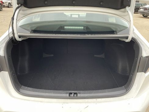 Used 2025 Toyota Corolla LE image 30