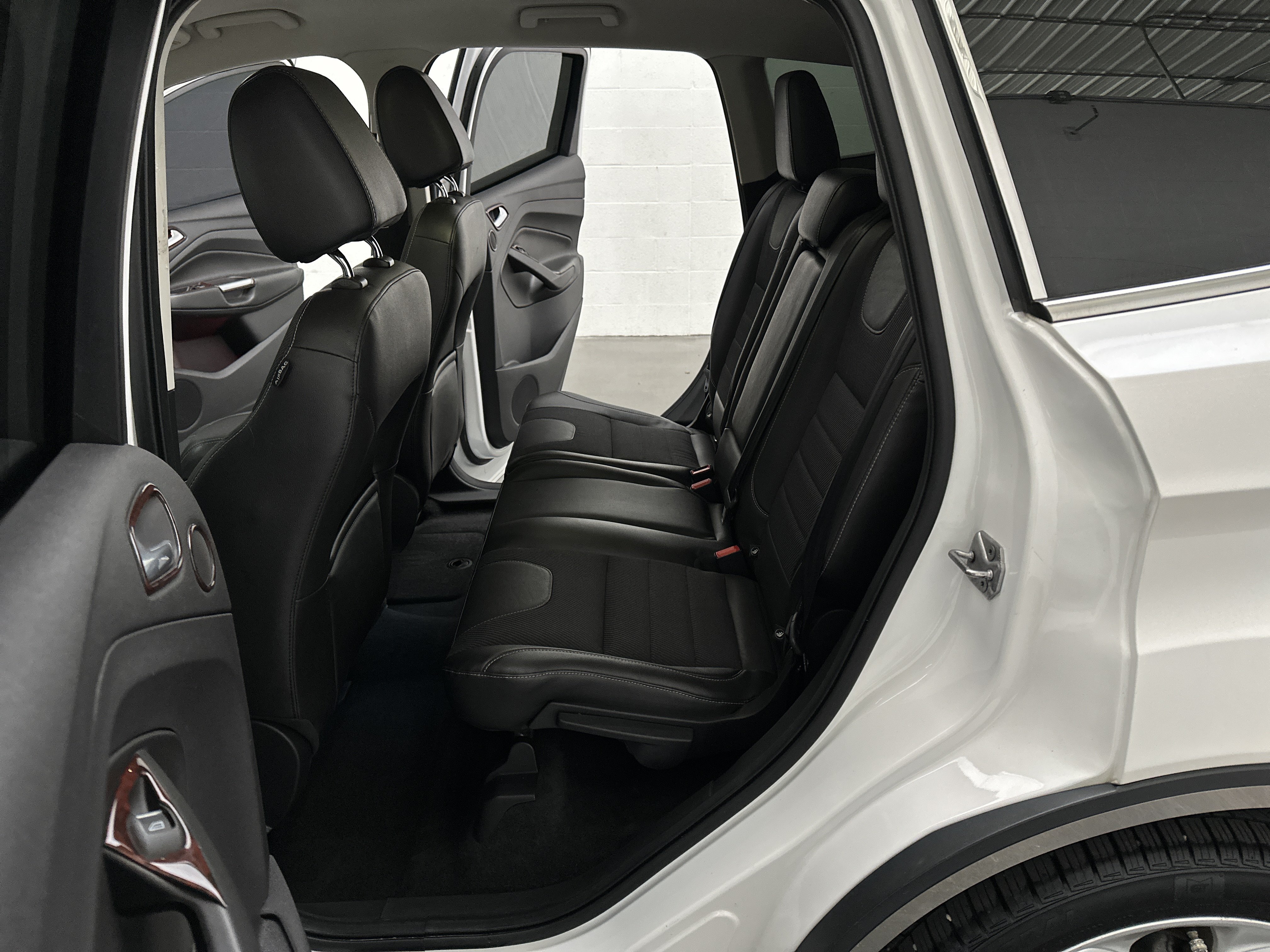 Used 2013 Ford Escape Titanium FWD image 22