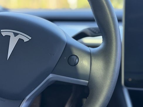 Used 2020 Tesla Model Y Performance image 44