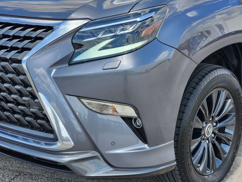 Used 2023 Lexus GX 460 Luxury w/ Sport Design Package AWD/4WD image 8
