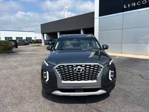 Used 2021 Hyundai Palisade Limited FWD image 2