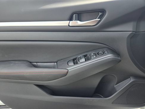 New 2026 Nissan Altima 2.5 SR FWD image 13