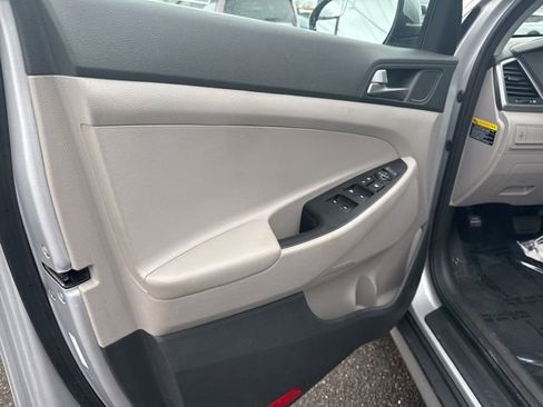 Used 2018 Hyundai Tucson SEL image 18