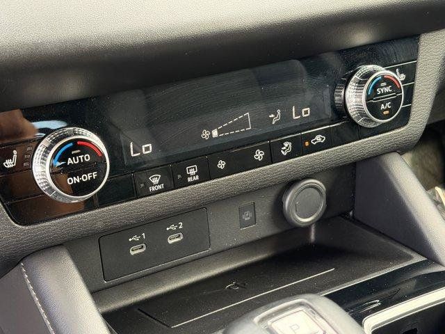 Used 2025 Mitsubishi Outlander SE FWD image 27